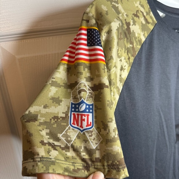 Nike On Field Dallas Cowboys Salute to Service Dry Fit T-Shirt Size Small EUC - Picture 3 of 6